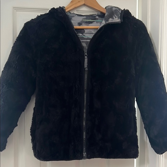 Lands' End Kids Camo Puffer Jacket - Gray and Black - Picture 5 of 6